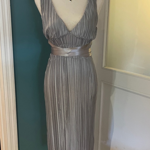 Chic dress - Picture 1 of 2